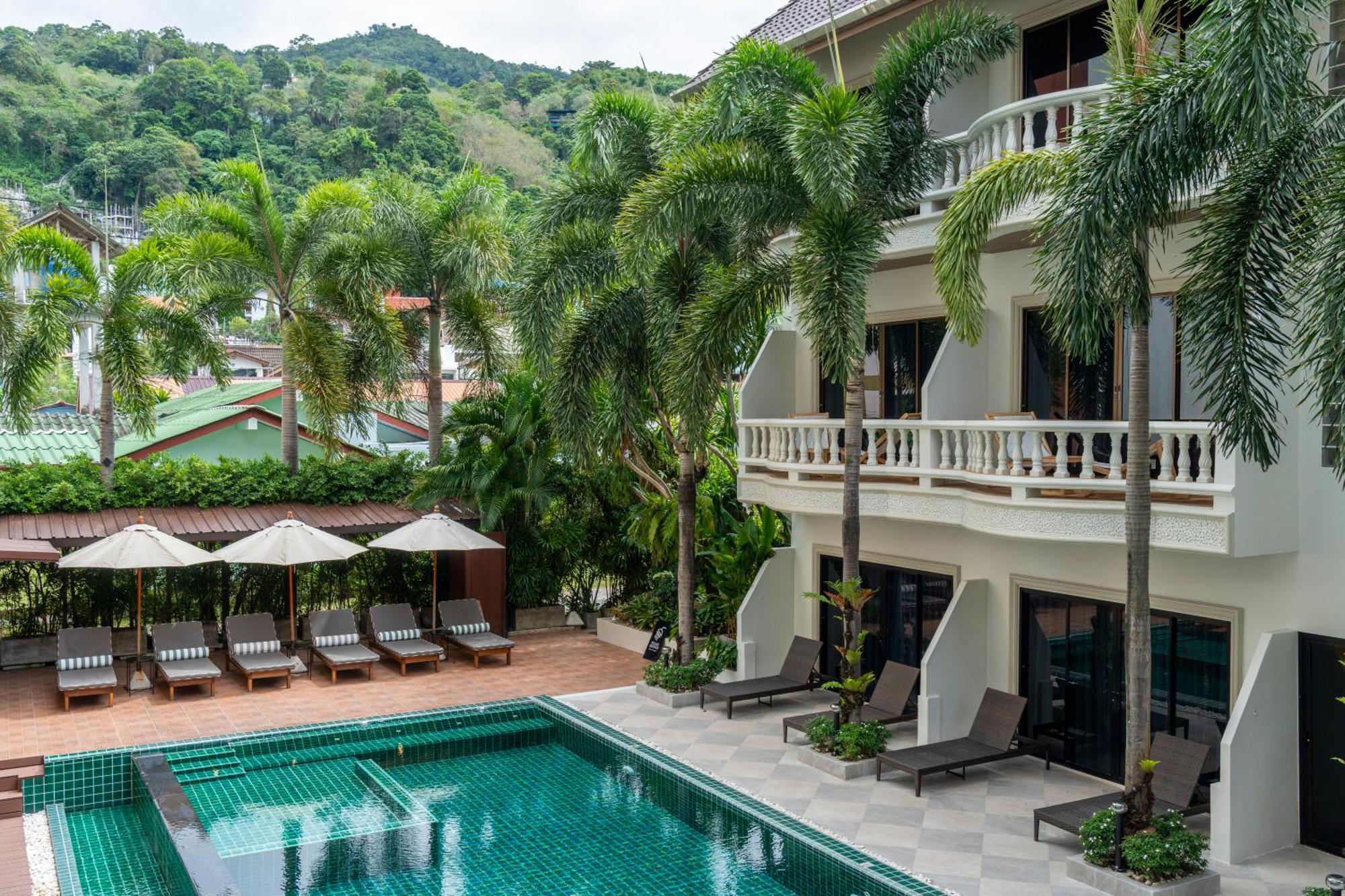 Buasri Boutique Patong Hotel Exterior photo