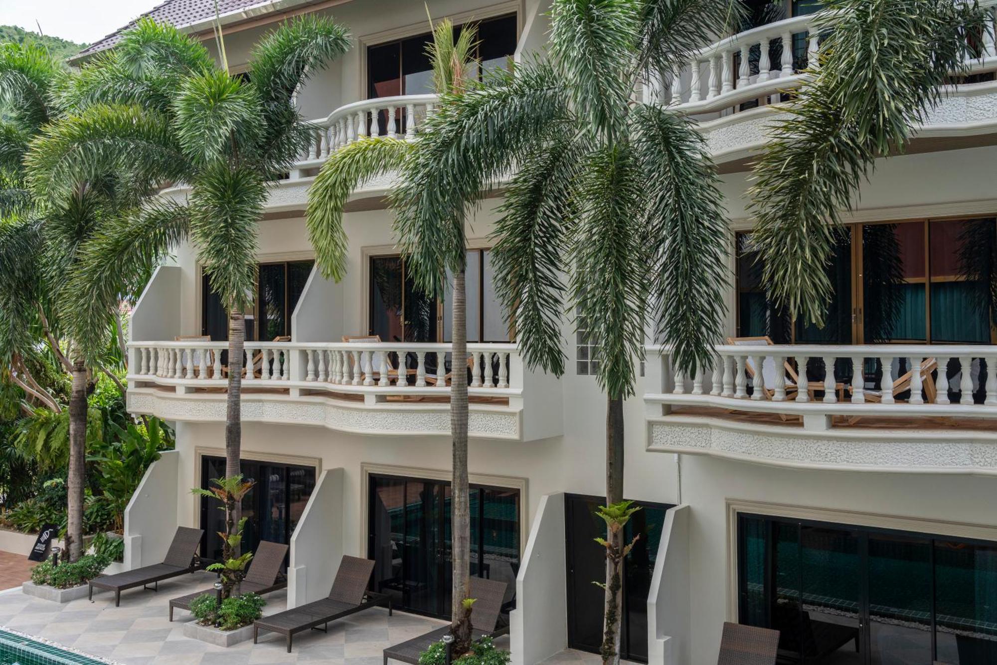 Buasri Boutique Patong Hotel Exterior photo